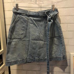 Jean Skirt with a Tie